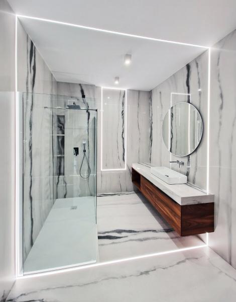 Robuste Alu-Profile mit integrierter Linienbeleuchtung